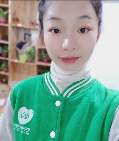 北京斯玛特教育科技集团有限公司教育加盟校区教师曾卓